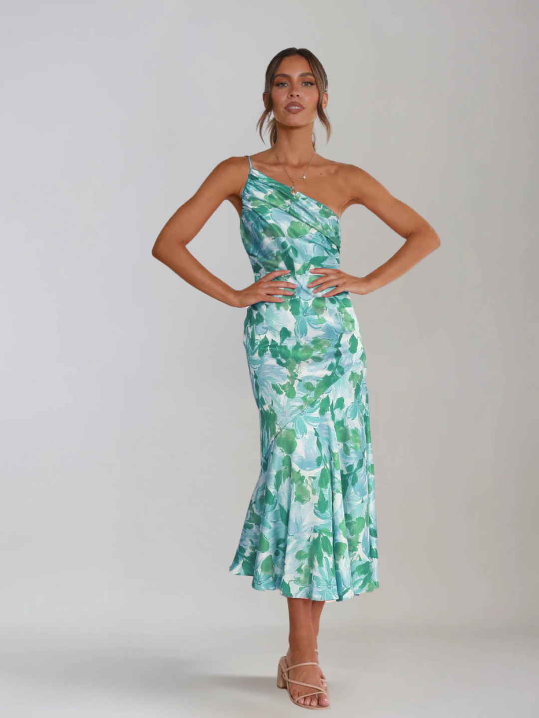 Séristelle™ | Robe sculptante à col carré en spandex