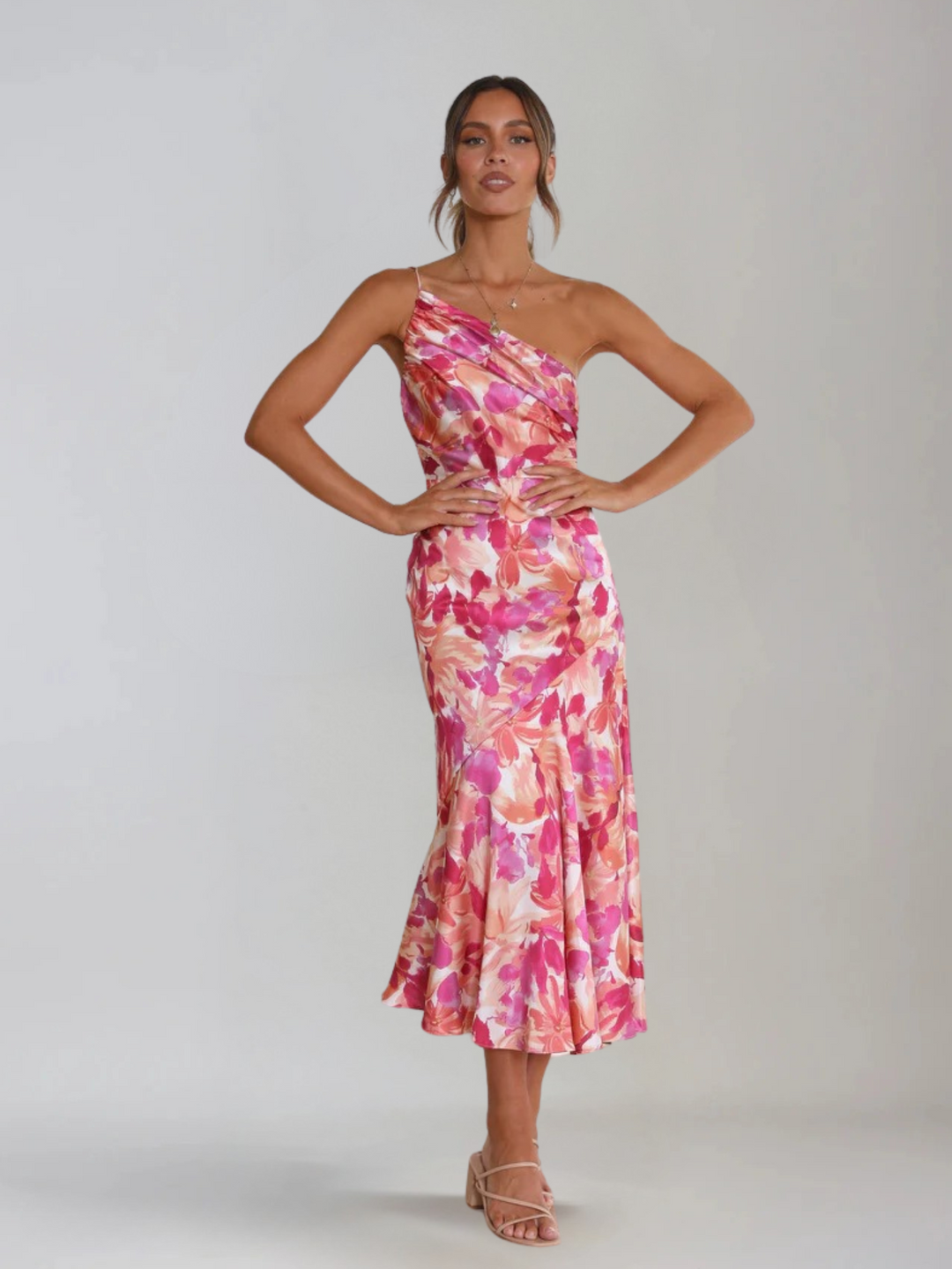 Séristelle™ | Robe sculptante à col carré en spandex